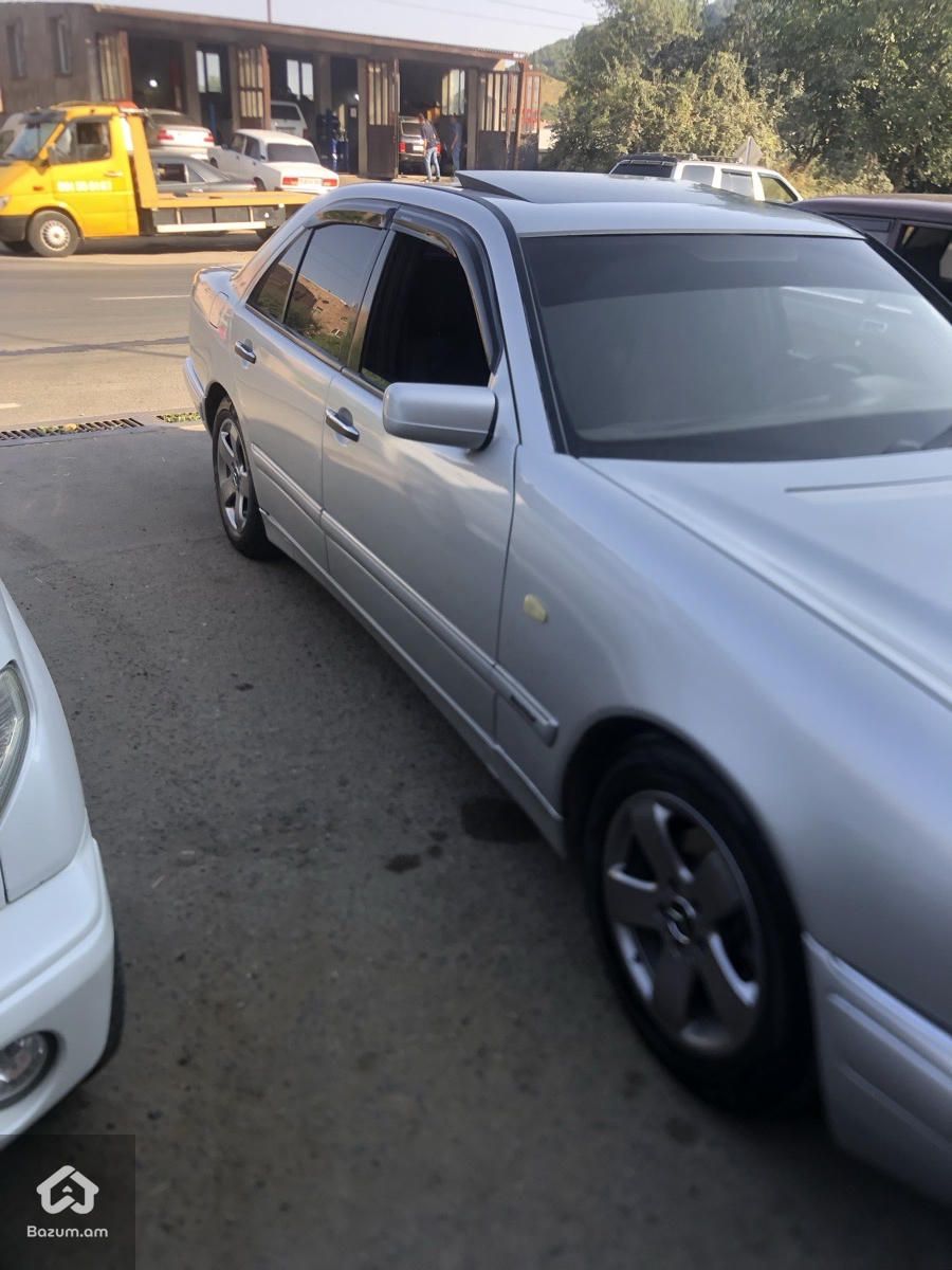 Mercedes-Benz 230 1995 - image 8