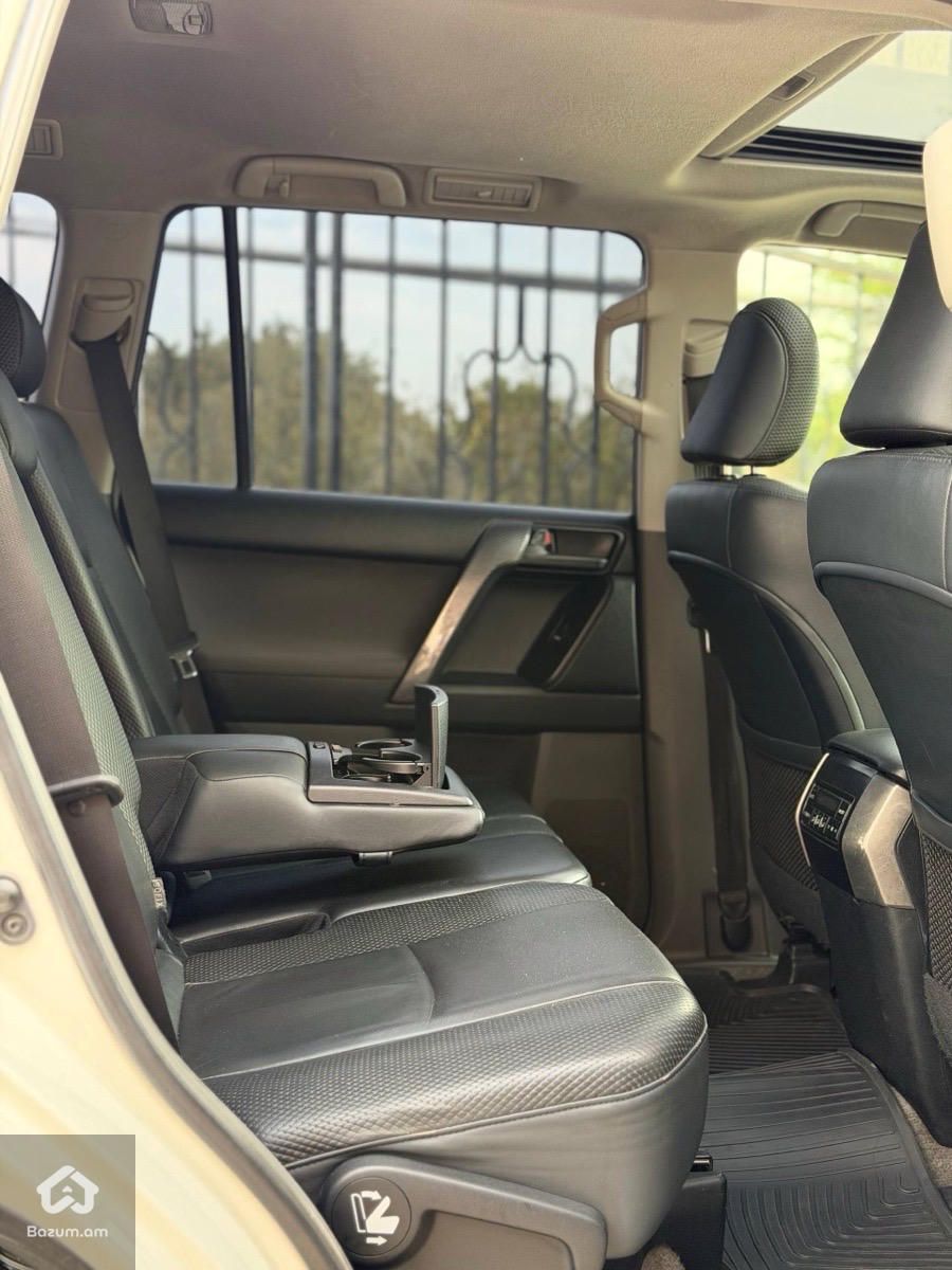 Toyota Land Cruiser Prado 2011 - image 11