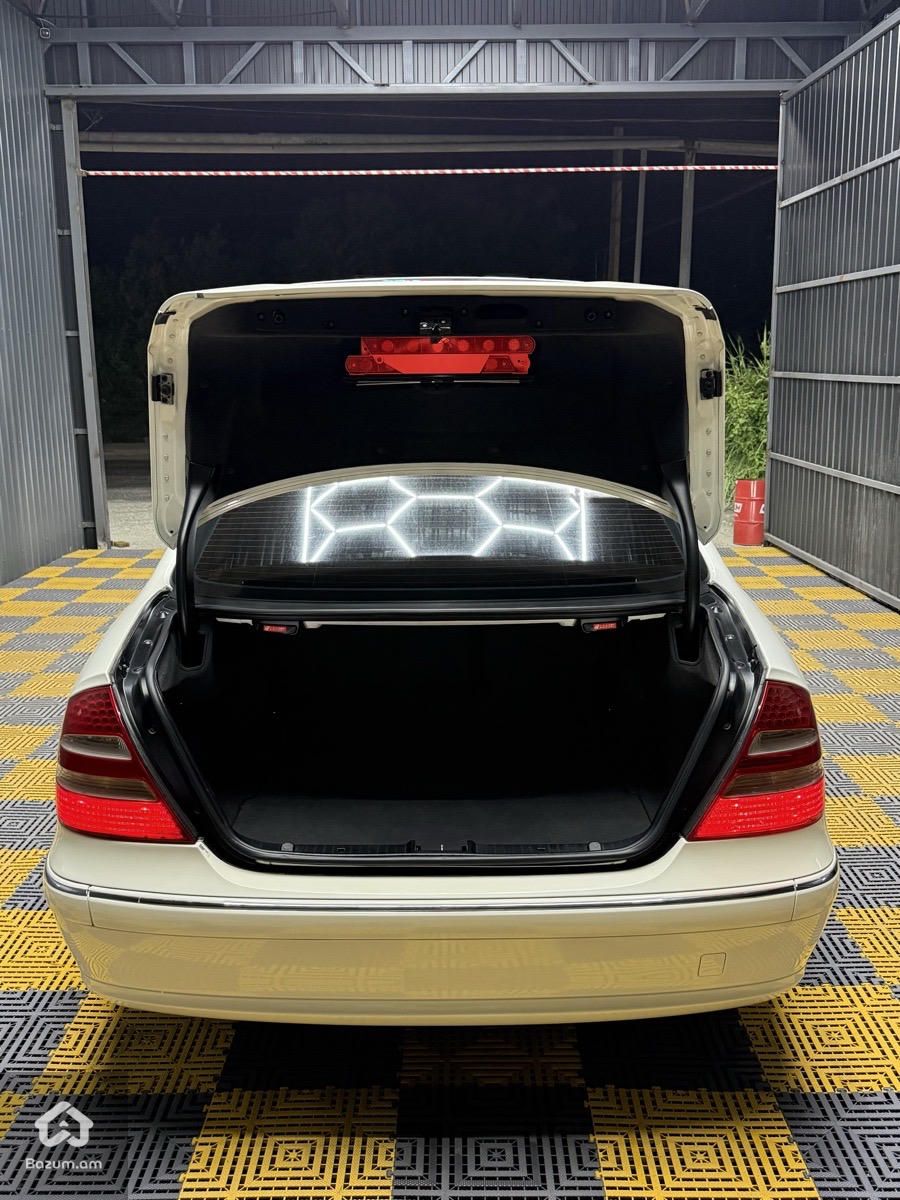 Mercedes-Benz 320 2002 - image 12
