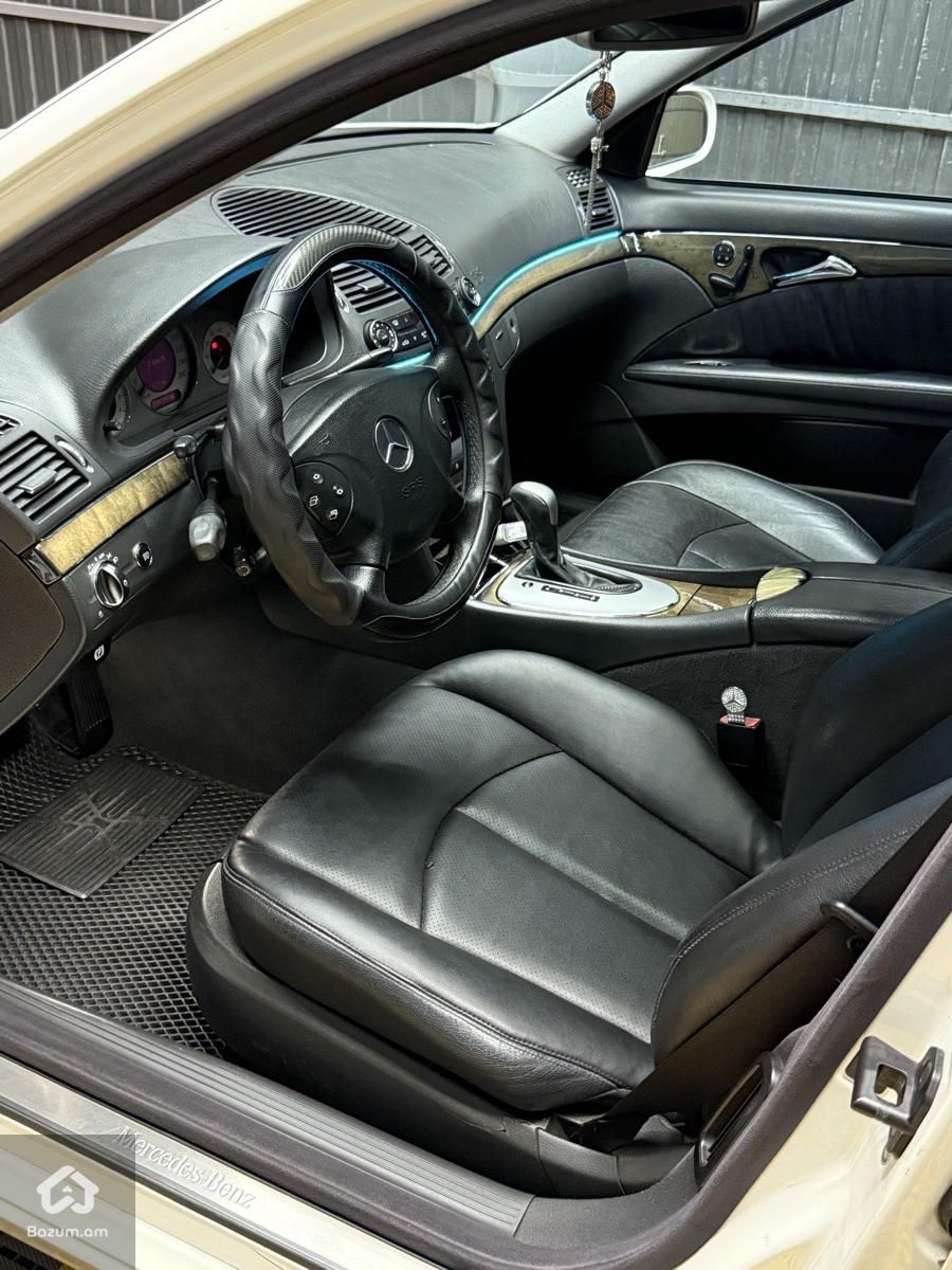 Mercedes-Benz 320 2002 - image 20