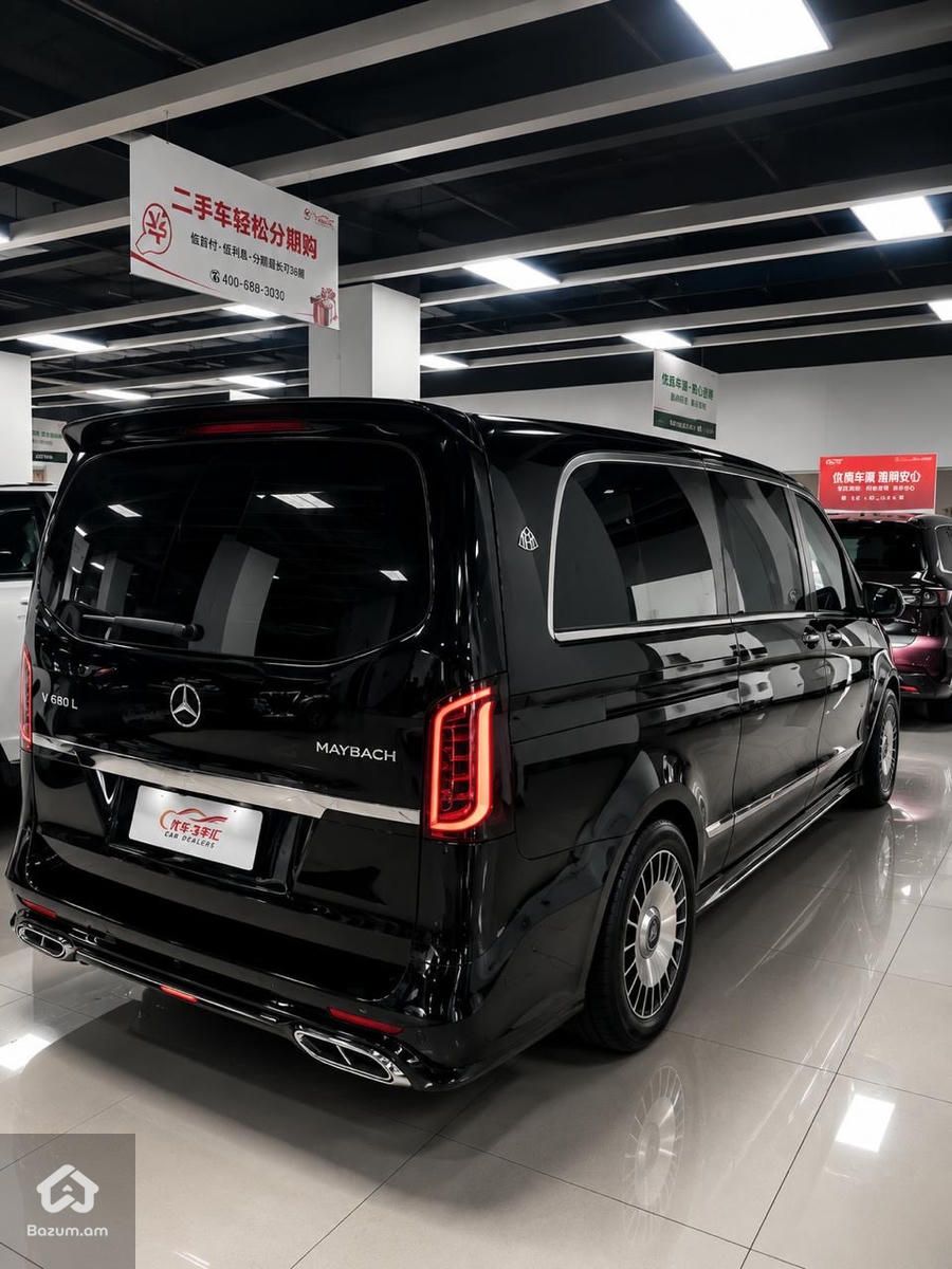 Mercedes-Benz V-Class Maybach V680 - image 4