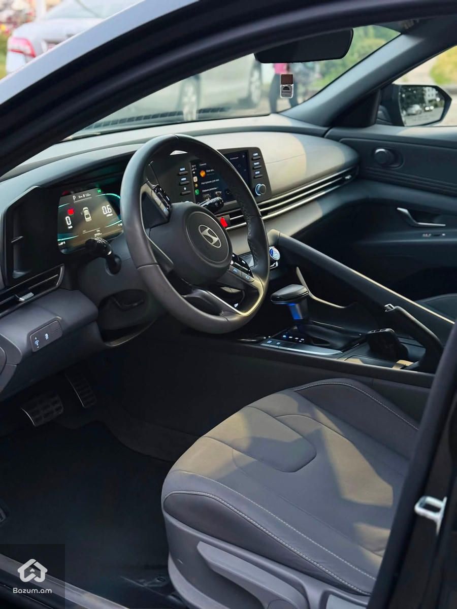 Hyundai Elantra 2025 - image 2
