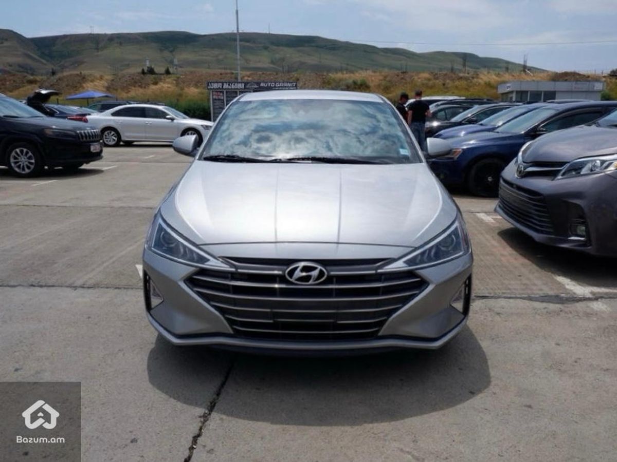 Hyundai Elantra 2020 - image 2