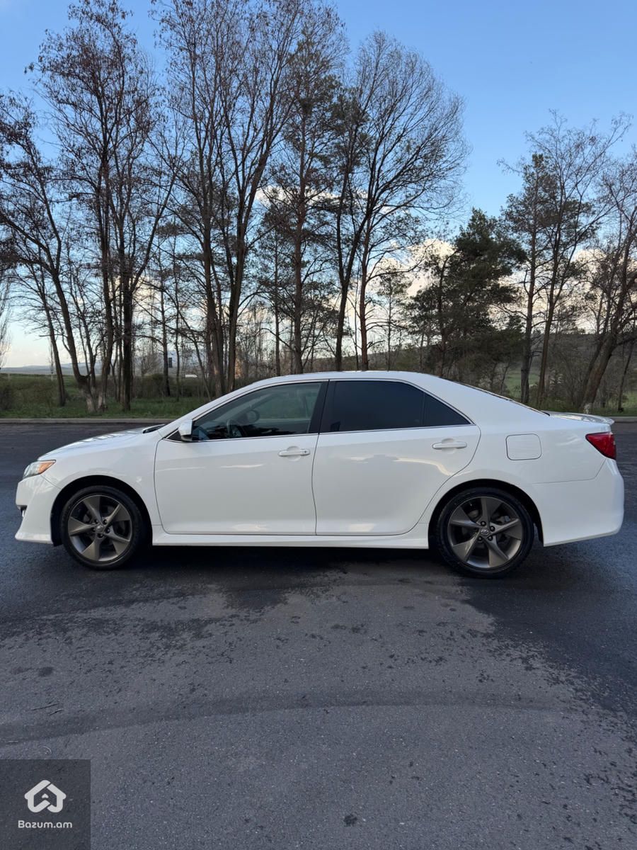 Toyota camry se - image 6