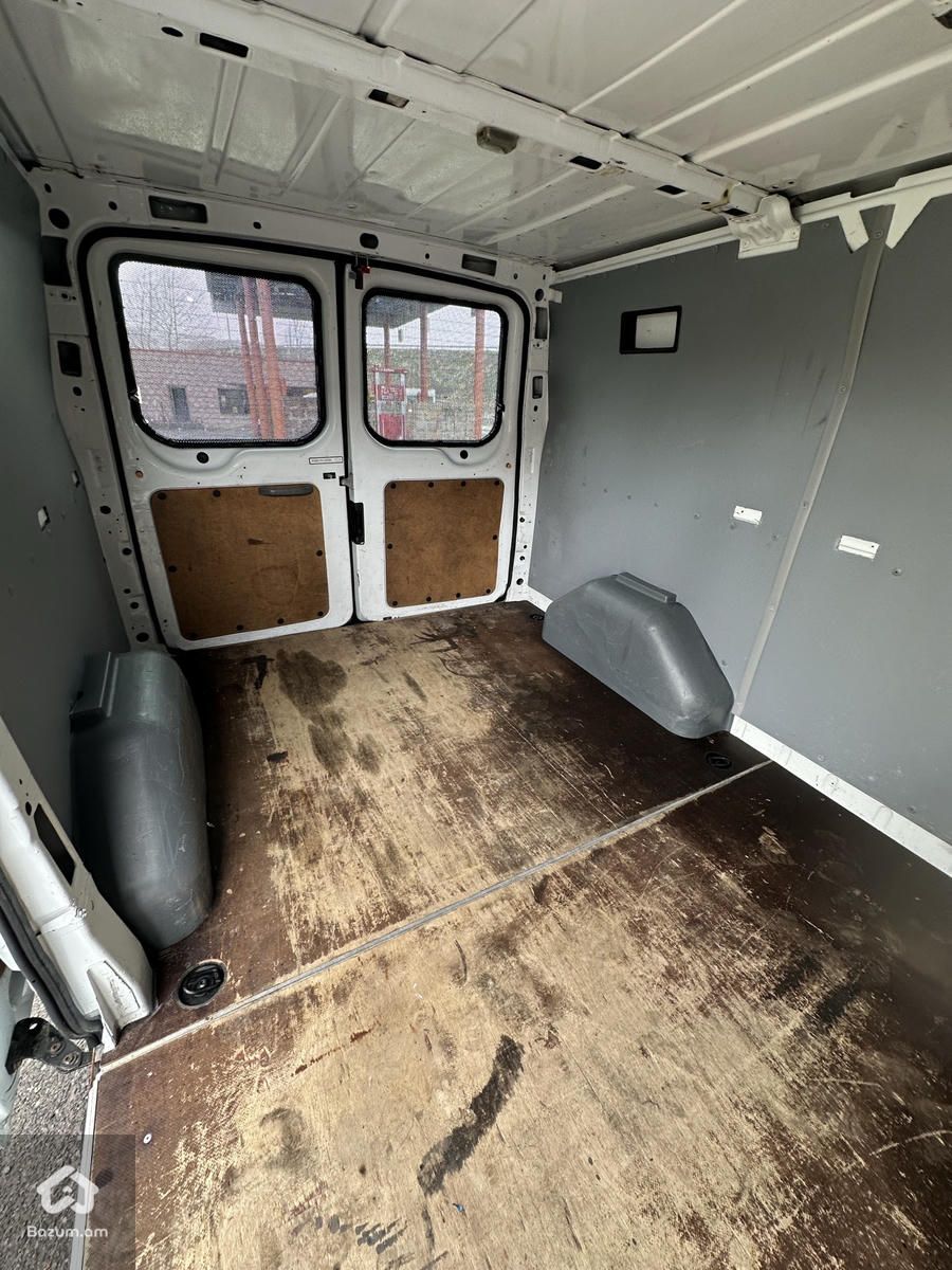 FORD TRANSIT - image 8