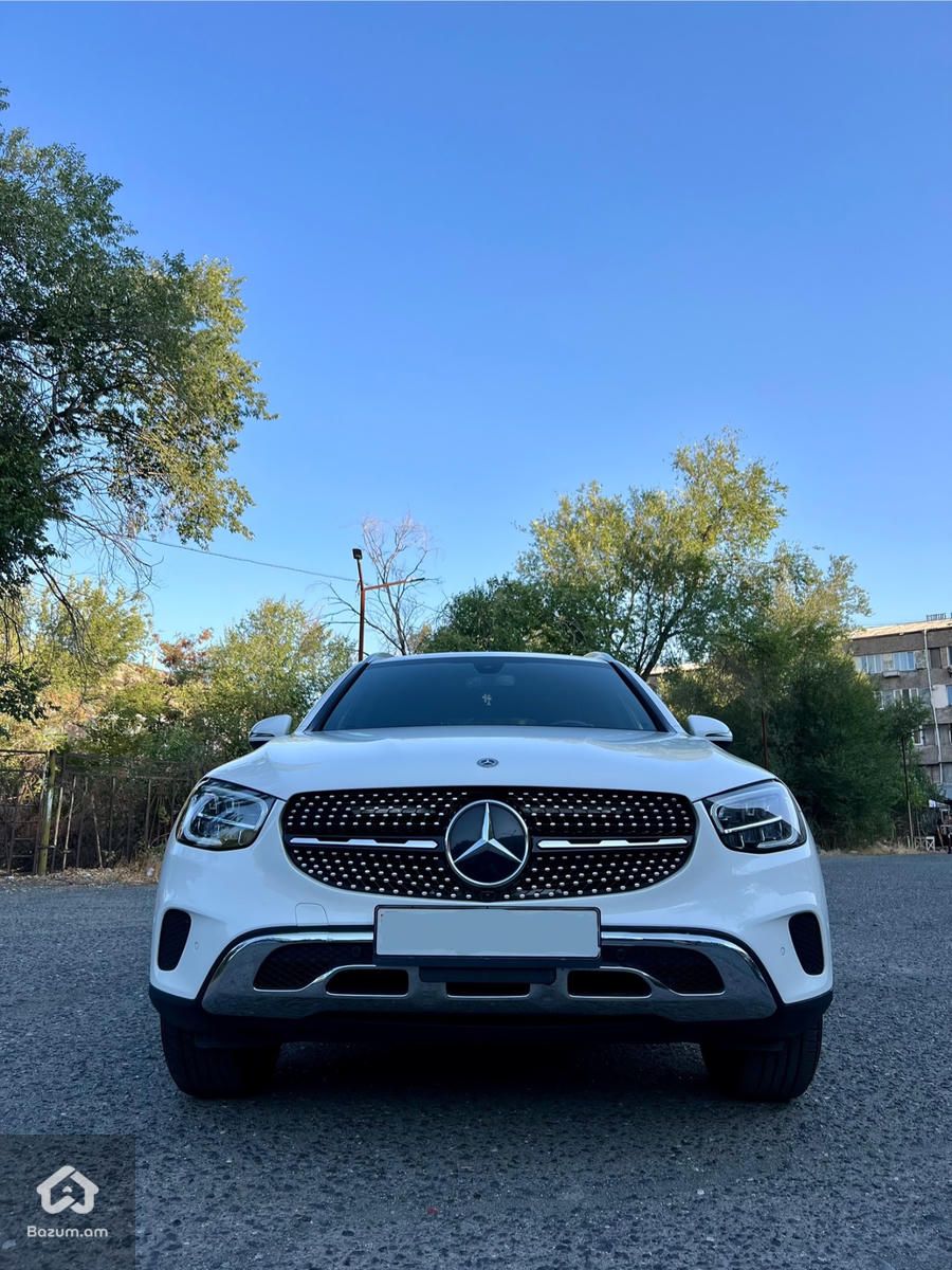 Mercedes Benz GLC 300 - image 1