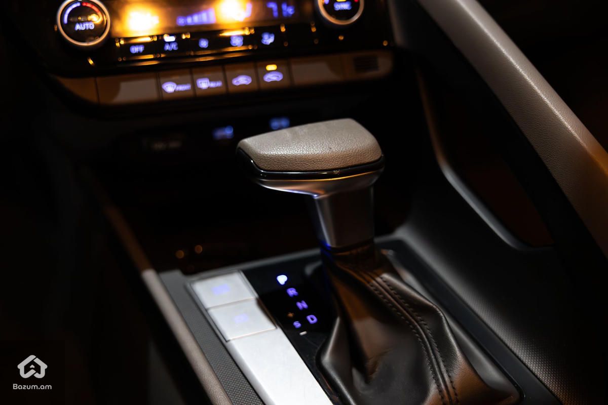 Hyundai Elantra Sel 2020/21 - image 17