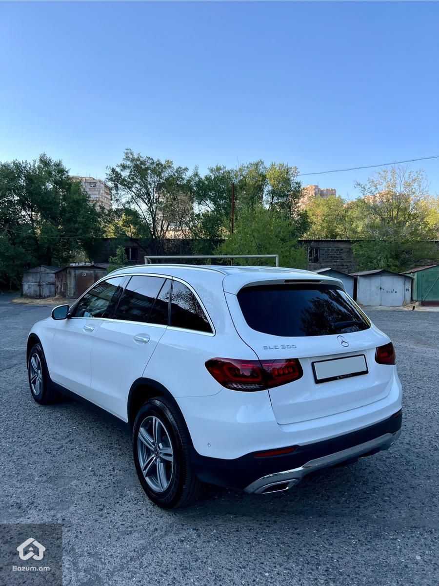Mercedes Benz GLC 300 - image 6