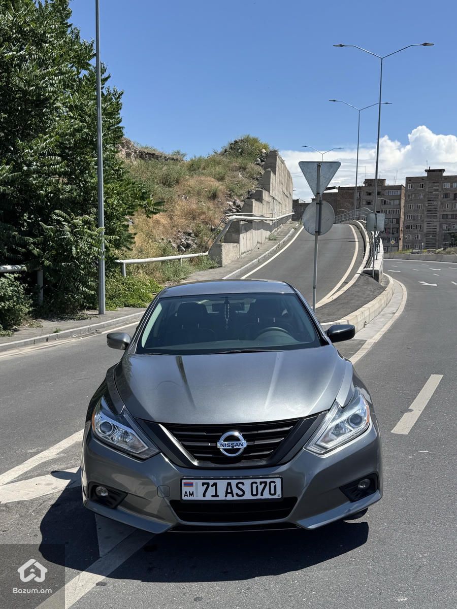 Nissan Altima SR - image 2