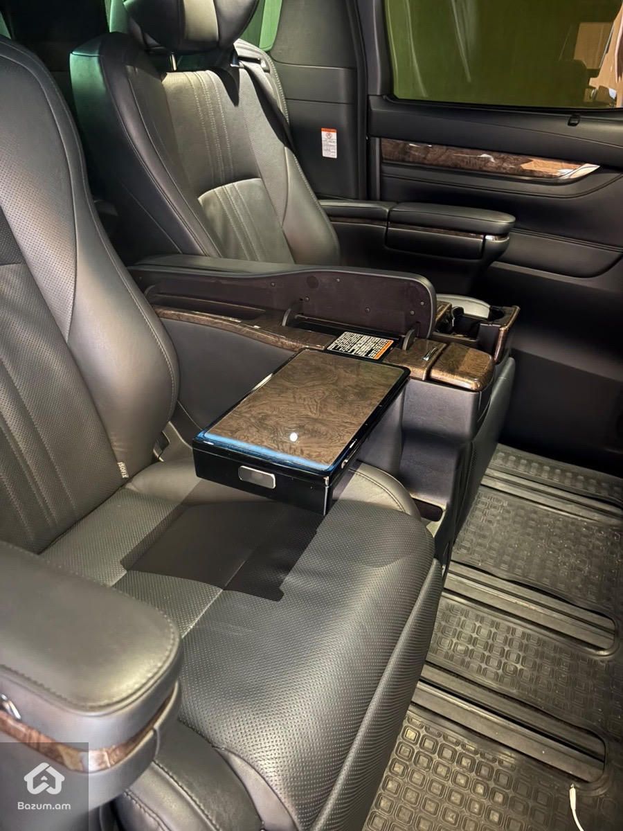 Toyota Alphard 2022 - image 6