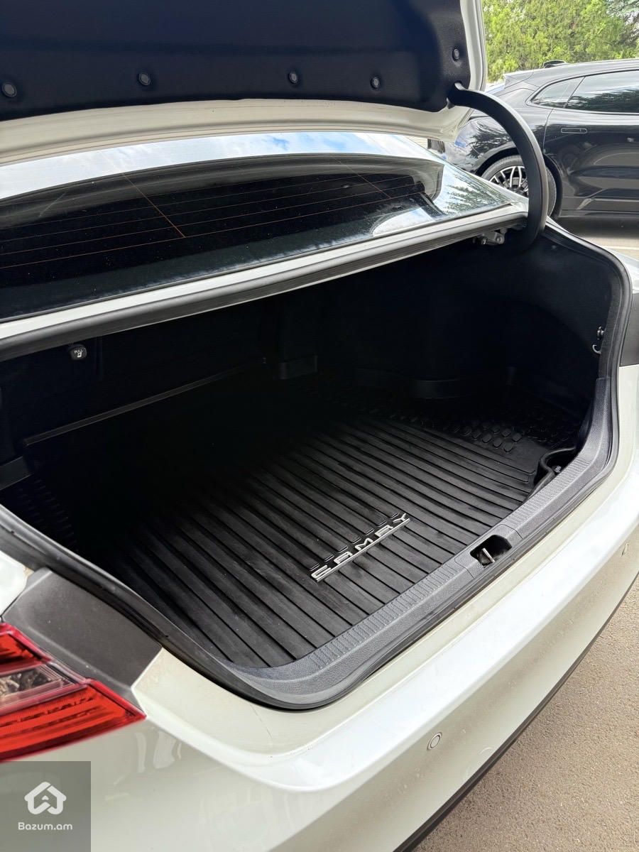 Toyota Camry 2021 HYBRID - image 15