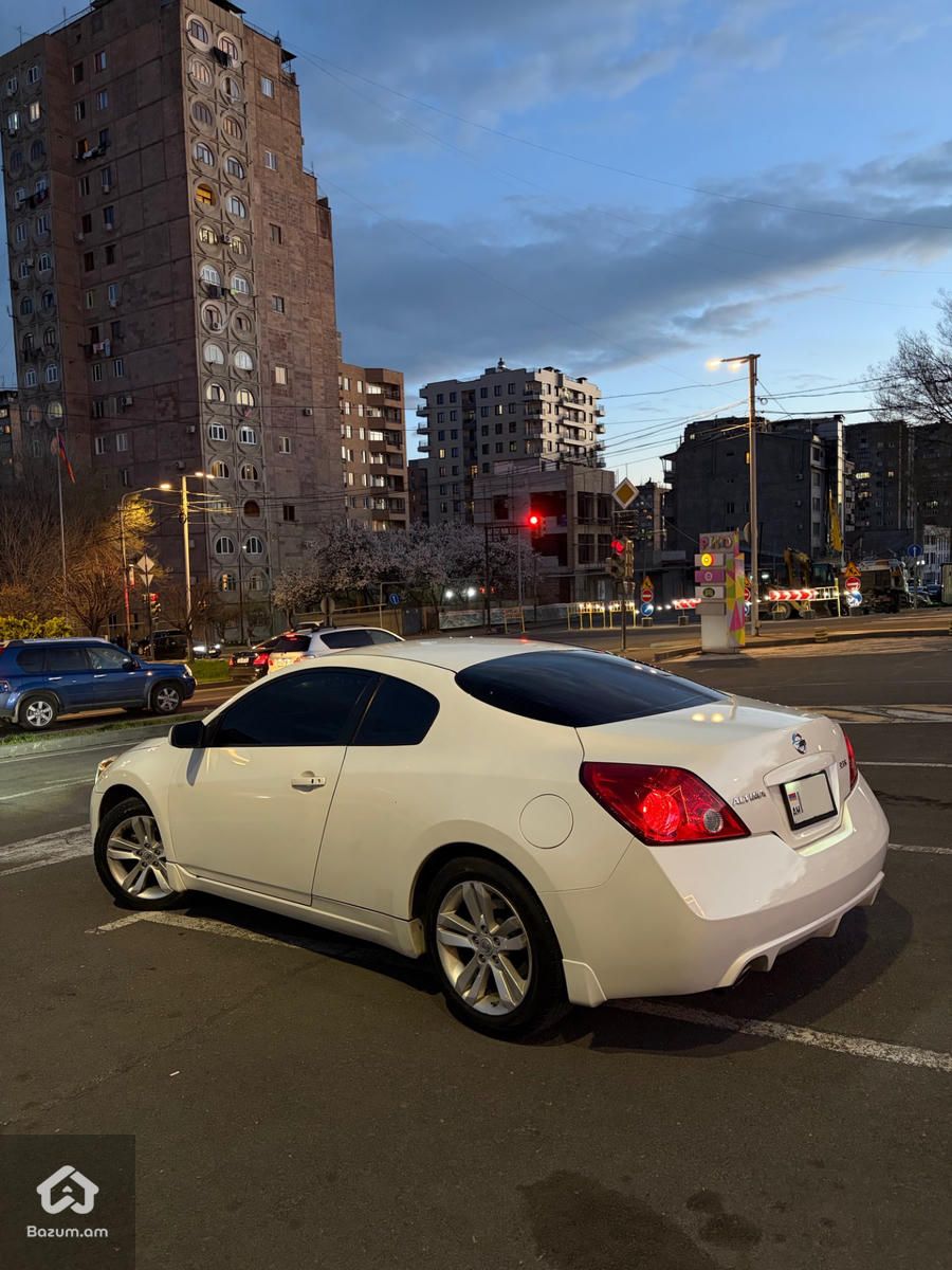 Nissan Altima Coupe 2013 - image 5