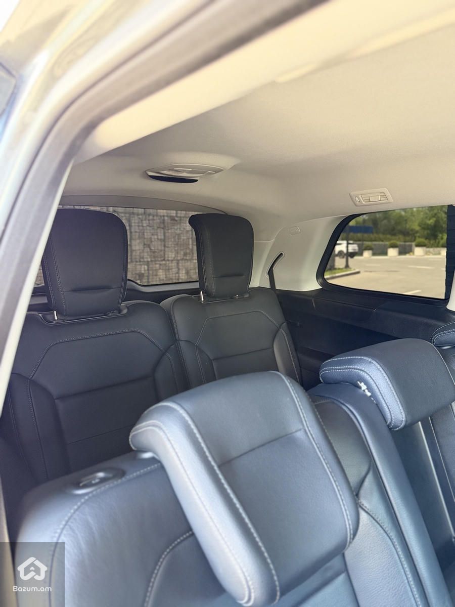 Mercedes-Benz GLS 500 - image 13