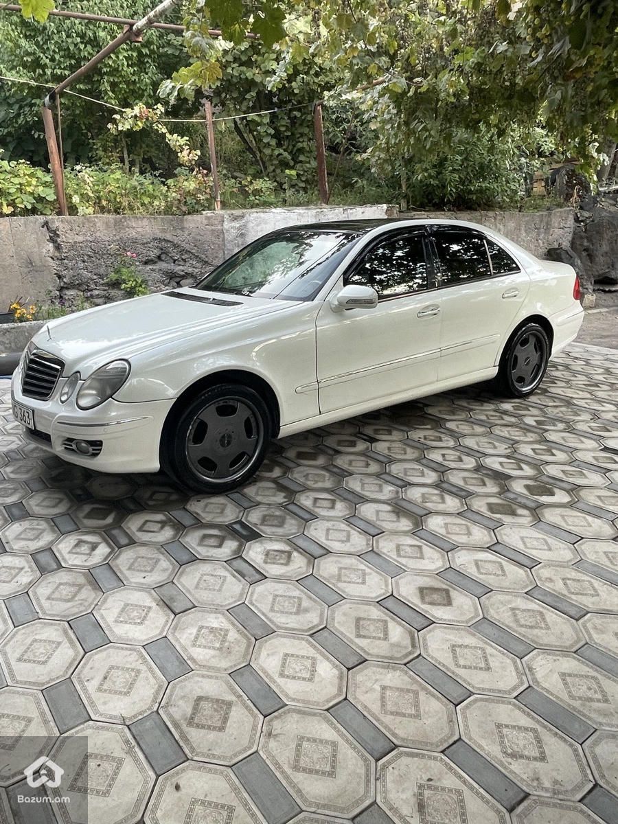 Mercedes-Benz E 320 2002 - image 18