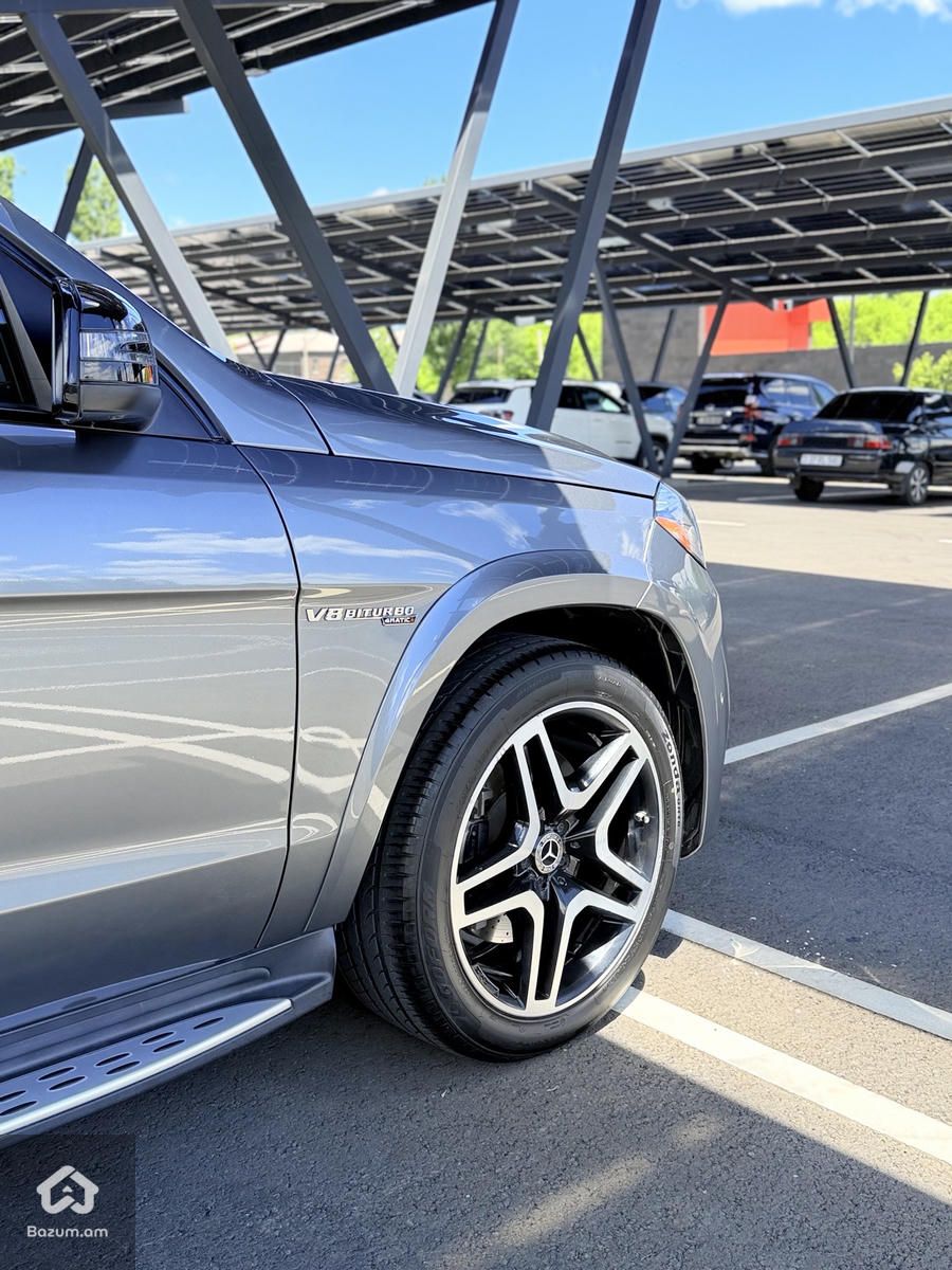 Mercedes-Benz GLS 500 - image 12