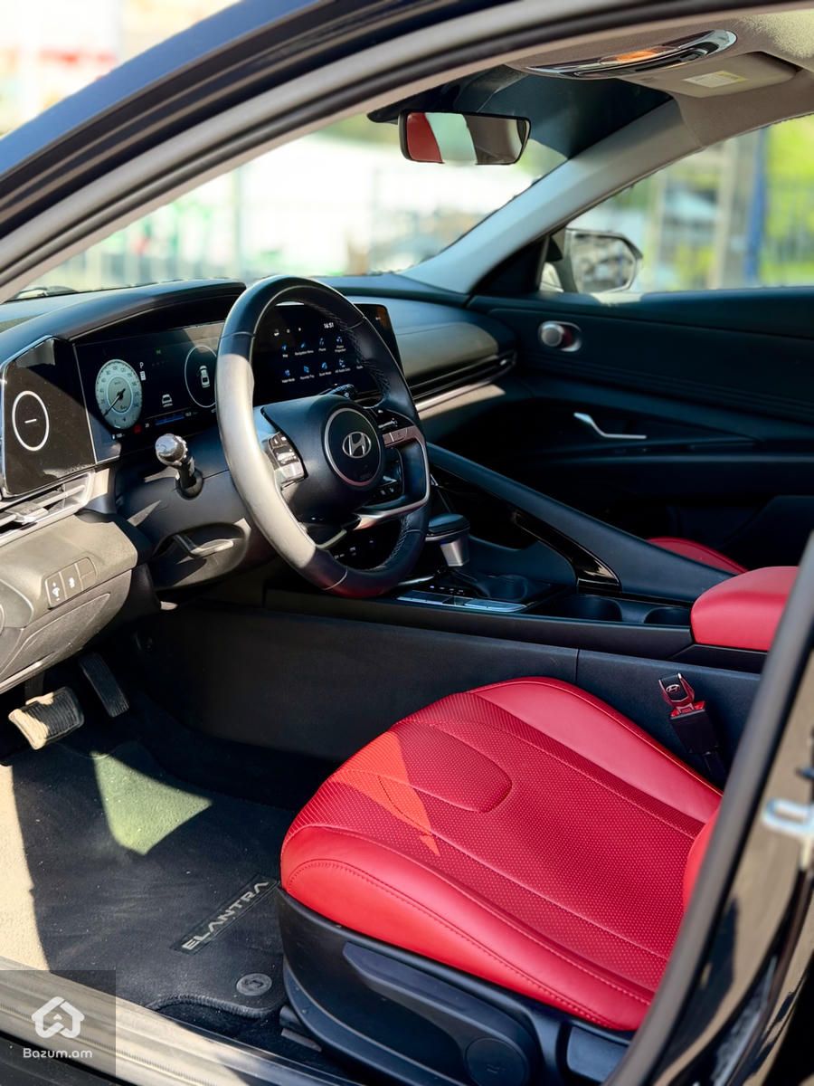 Hyundai Elantra SEL+ - image 4