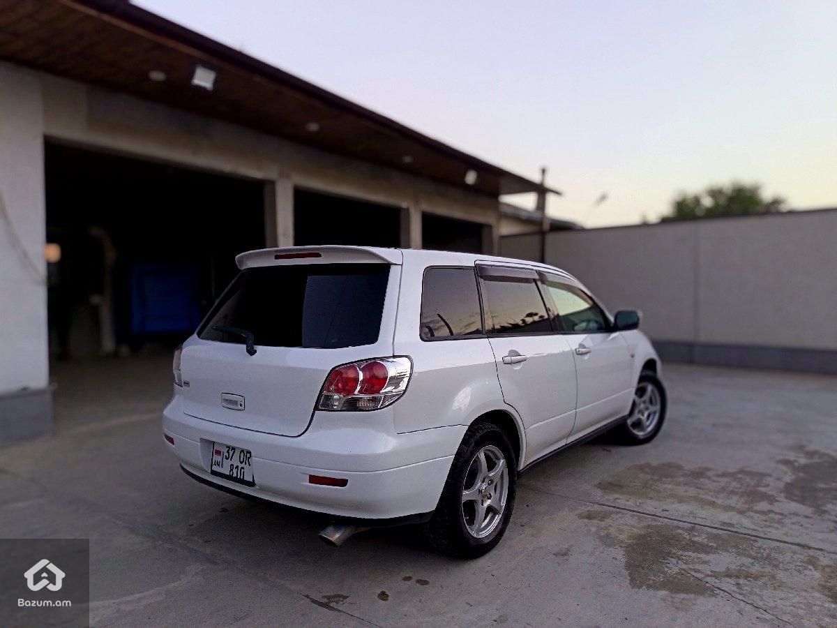 Mitsubishi Airtrek - image 2