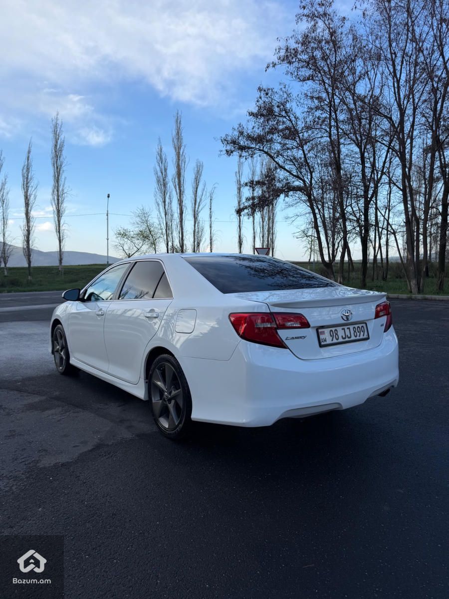 Toyota camry se - image 7