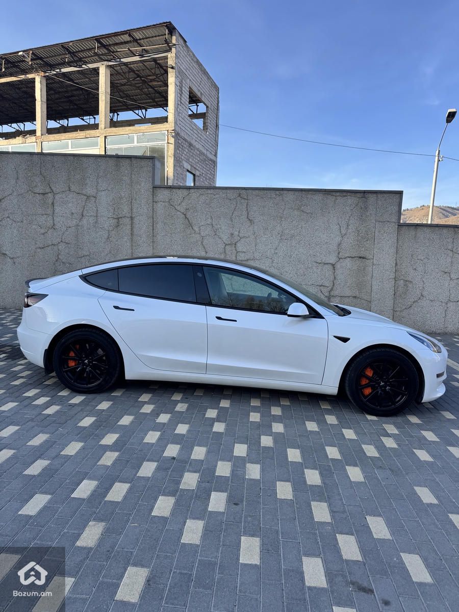 Tesla model 3 2023 - image 2