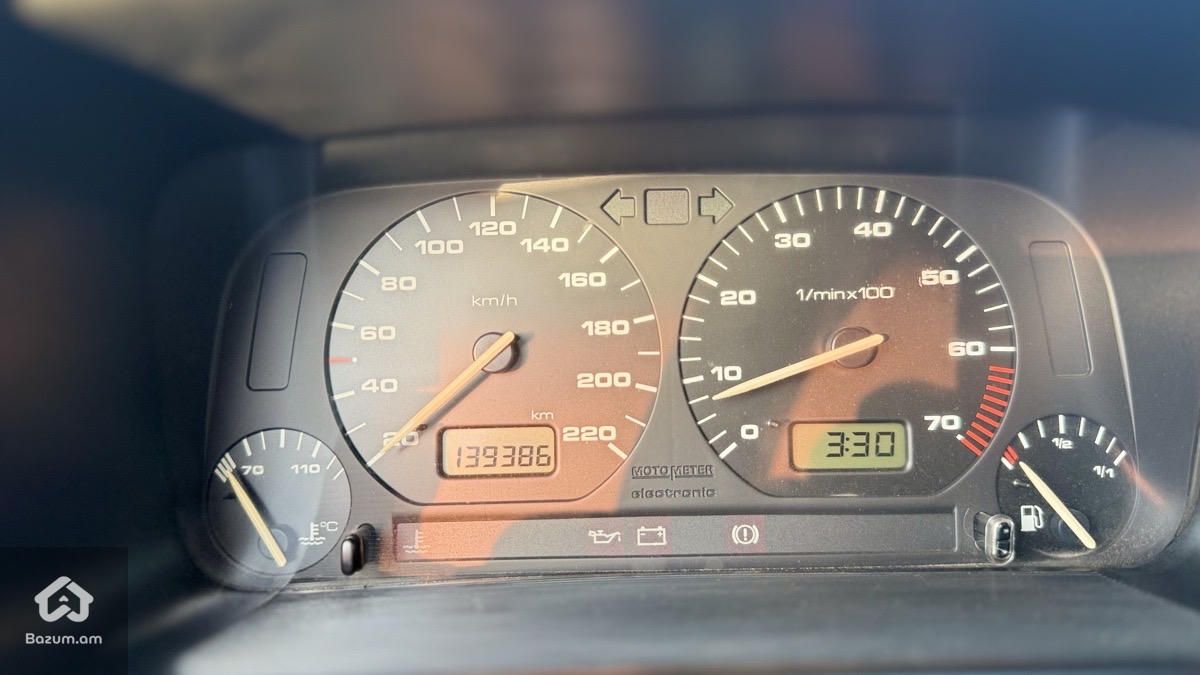 Volkswagen Vento 1994 - image 12