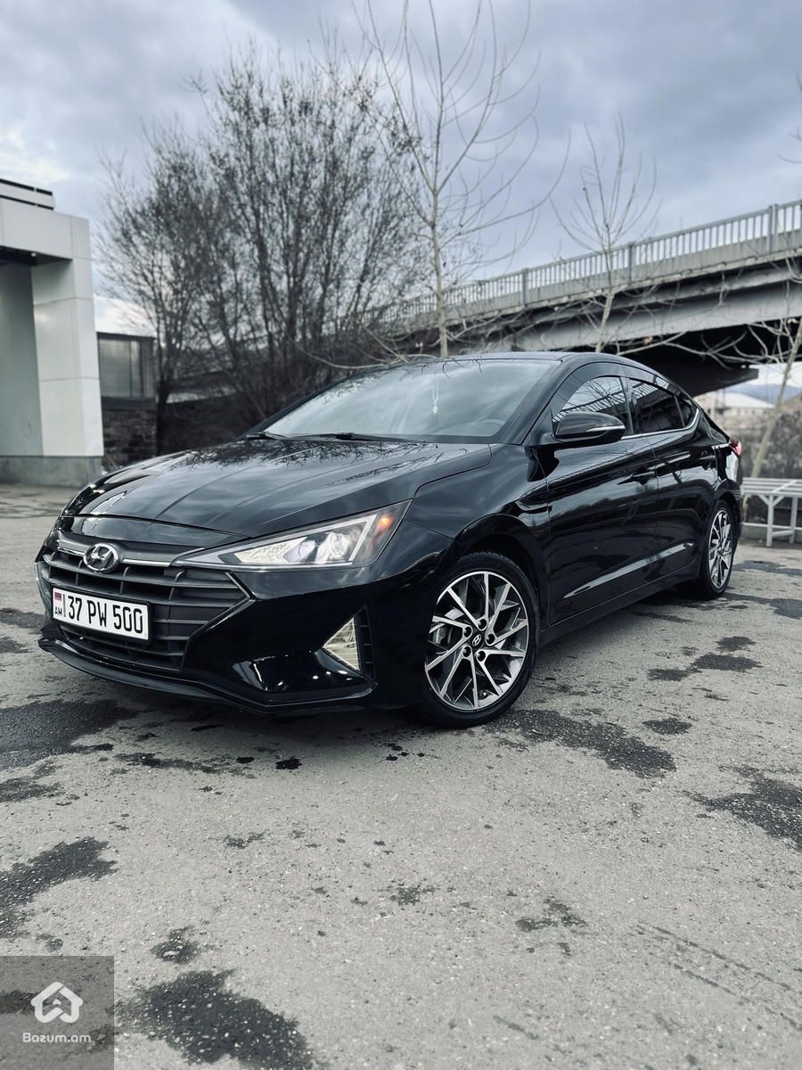 Hyundai Elantra Limited - image 1