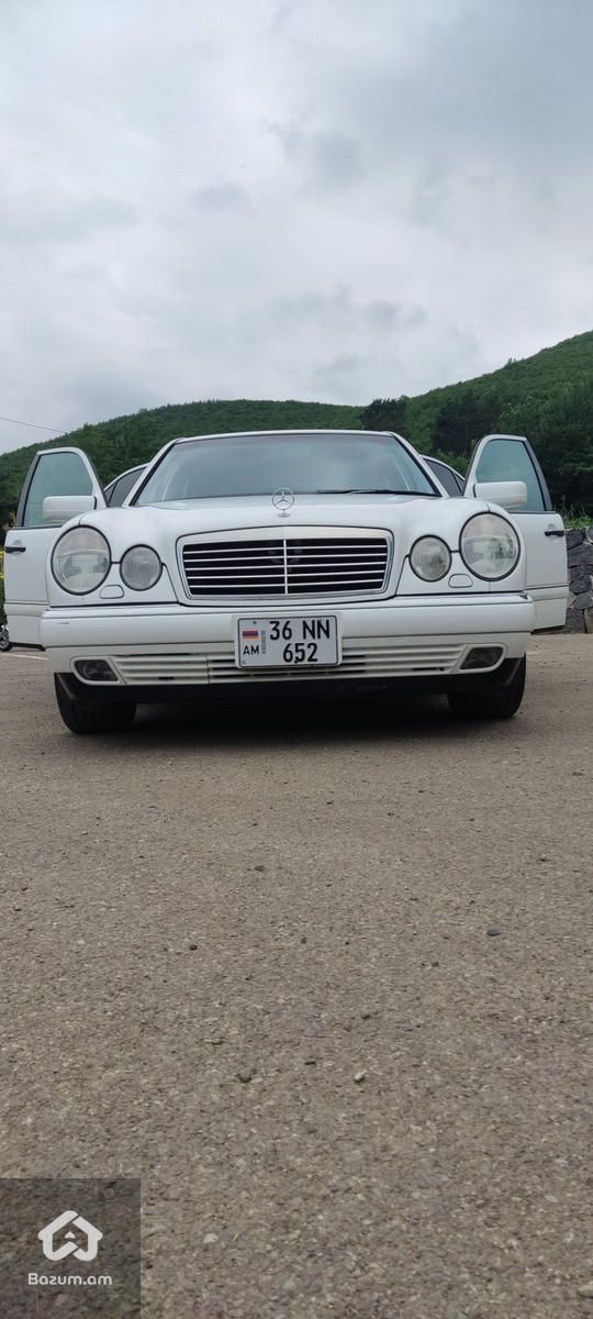 Mercedes-Benz E-Class W210 - image 17