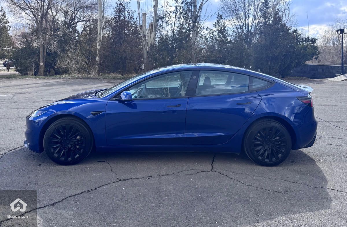 Tesla Model 3 - image 4