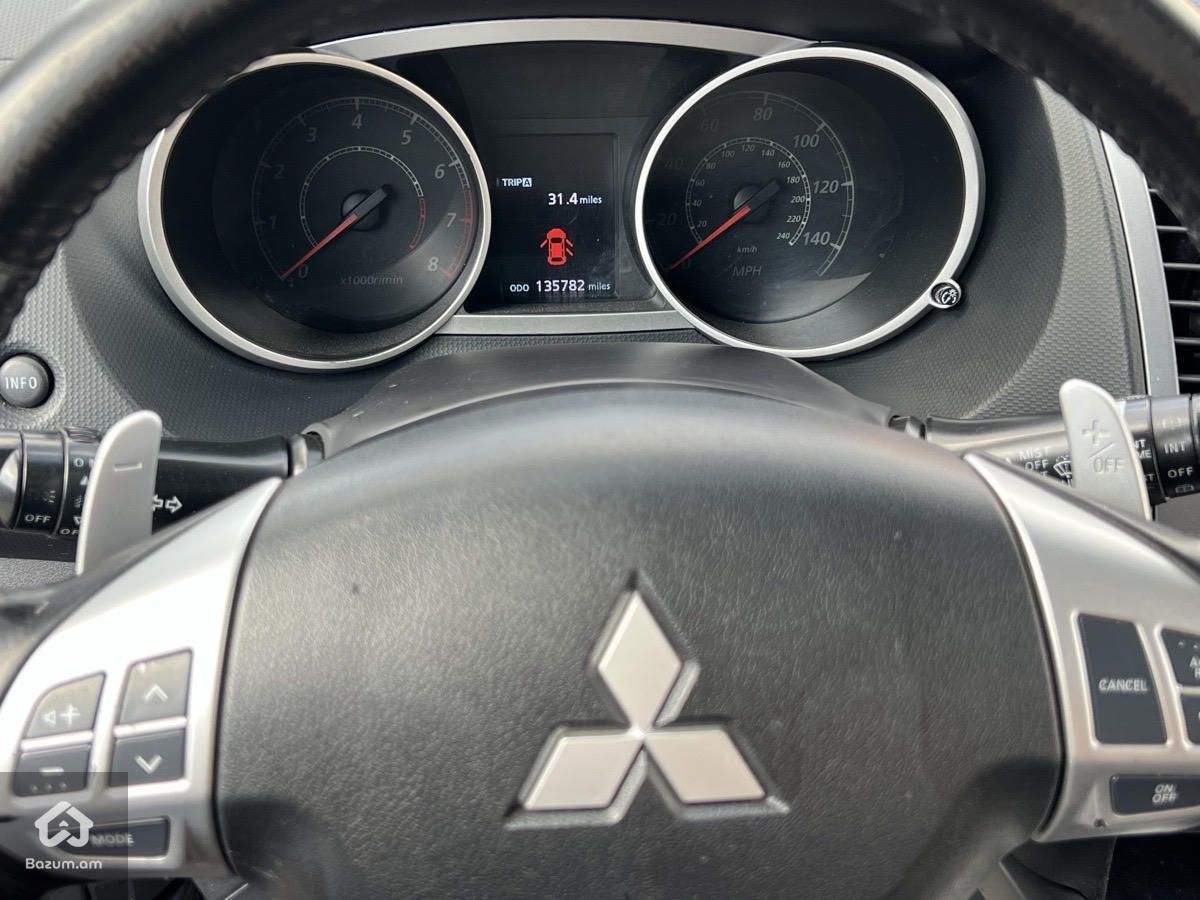 Mitsubishi Outlander 2011 - image 11