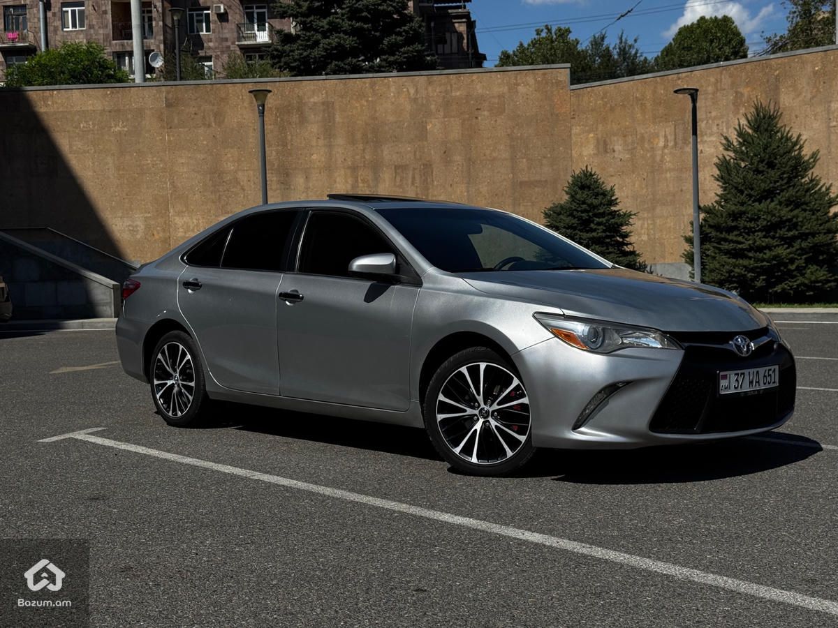Toyota Camry 2015 - image 2