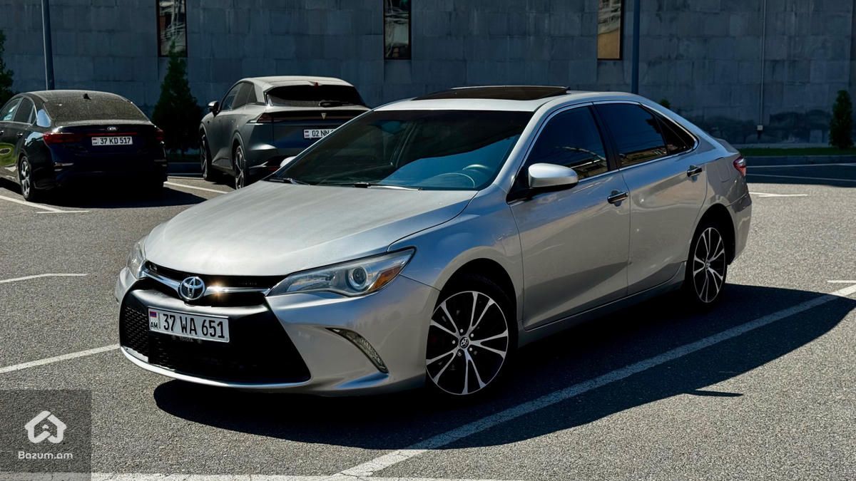 Toyota Camry 2015 - image 1