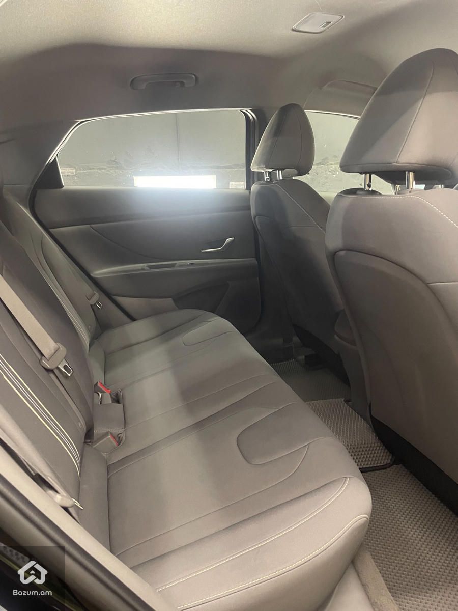 Hyundai Elantra 2022 - image 6