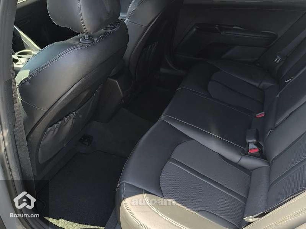Kia K5 - image 7