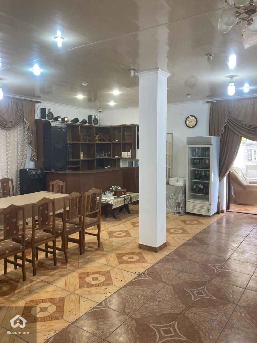 Բացառիկ կոմերցիոն գույք  - image 11
