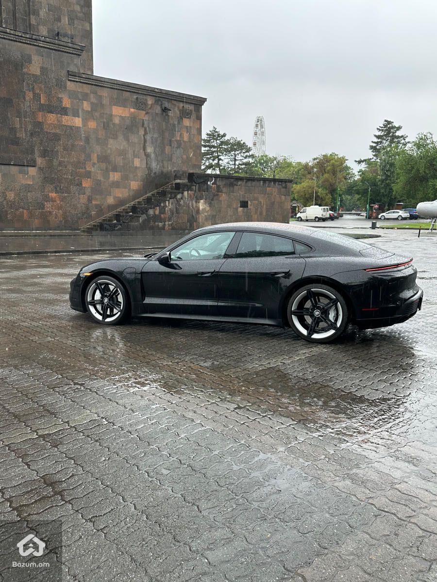 Porsche Taycan 4s - image 3