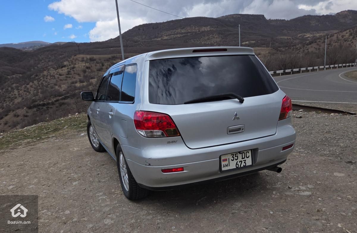 Mitsubishi airtrek - image 5