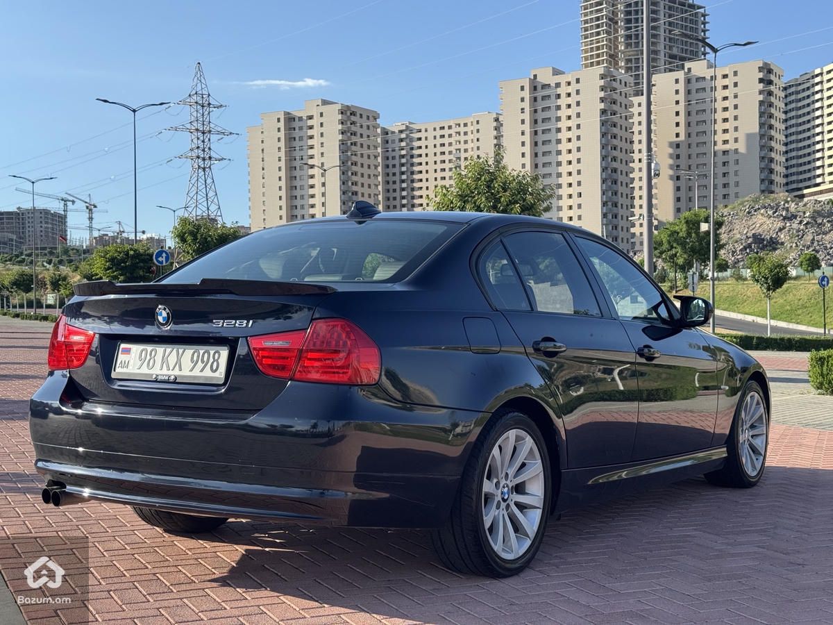 BMW 328i - image 4
