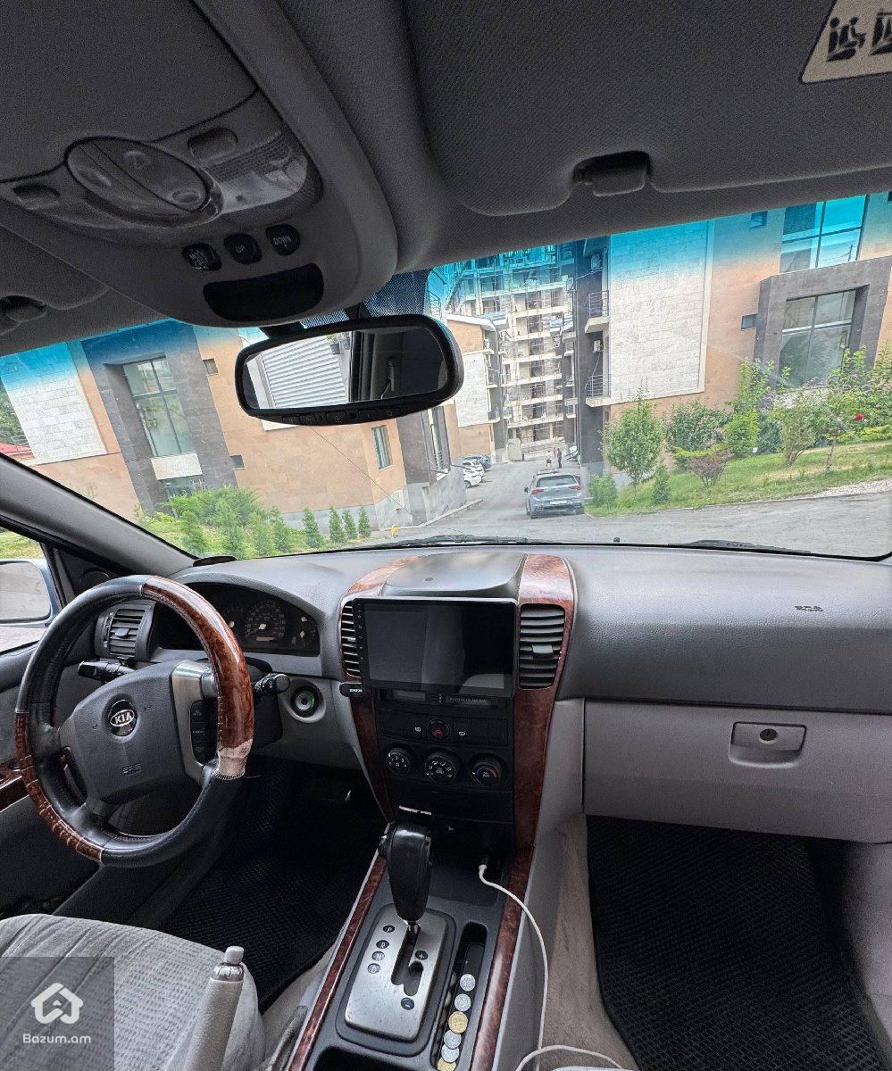 Kia Sorento - image 11