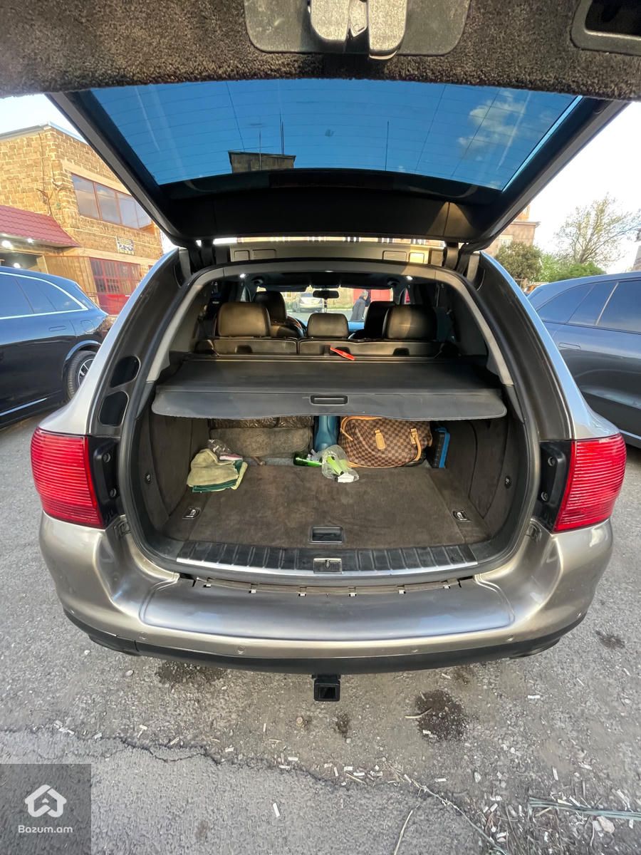 Porsche Cayenne S - image 9