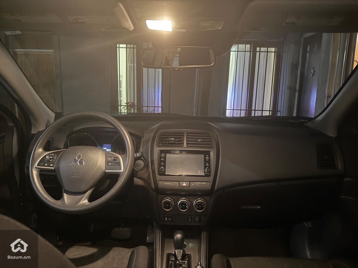 Mitsubishi outlander sport - image 1