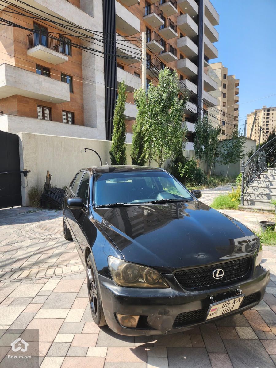 Lexus IS 300 2001 - image 3