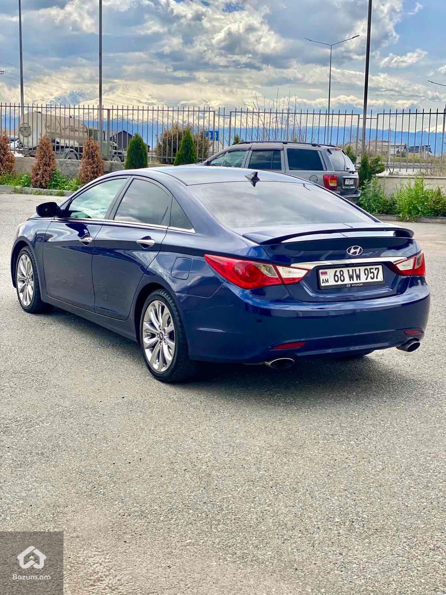 Hyundai Sonata - image 6