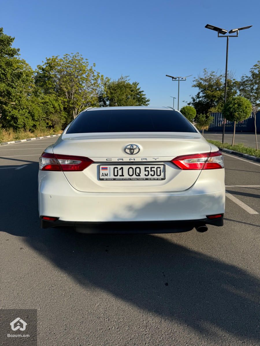 Toyota Camry 2018 - image 7