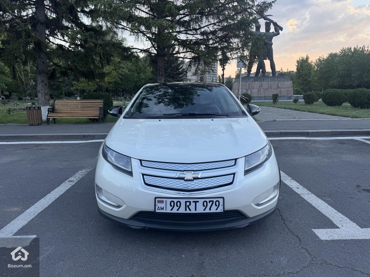 Chevrolet Volt 2013 - image 1