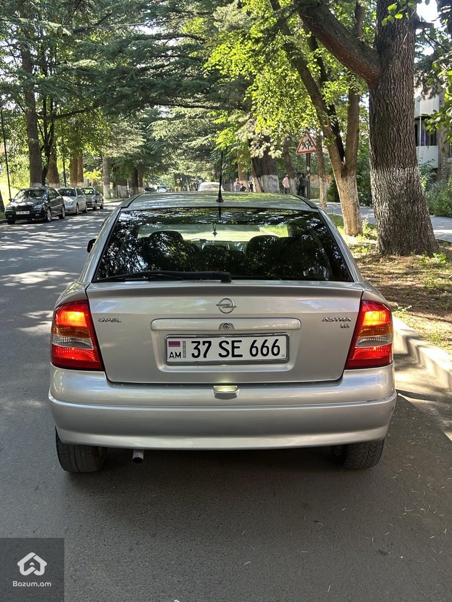 Opel Astra 1998 - image 8