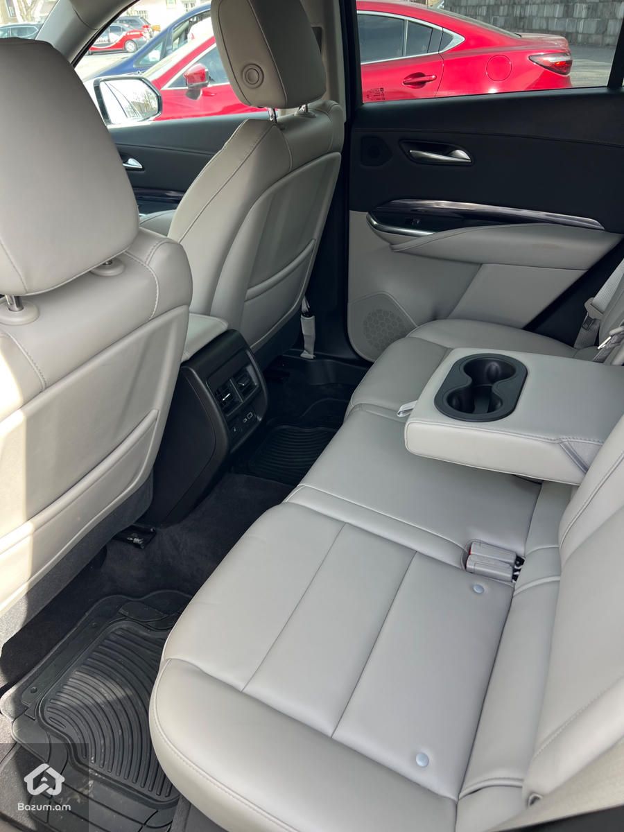 CADILLAC xt4  - image 2