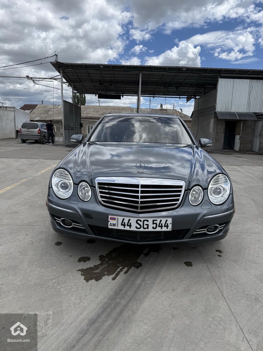 Mercedes W211 - image 1