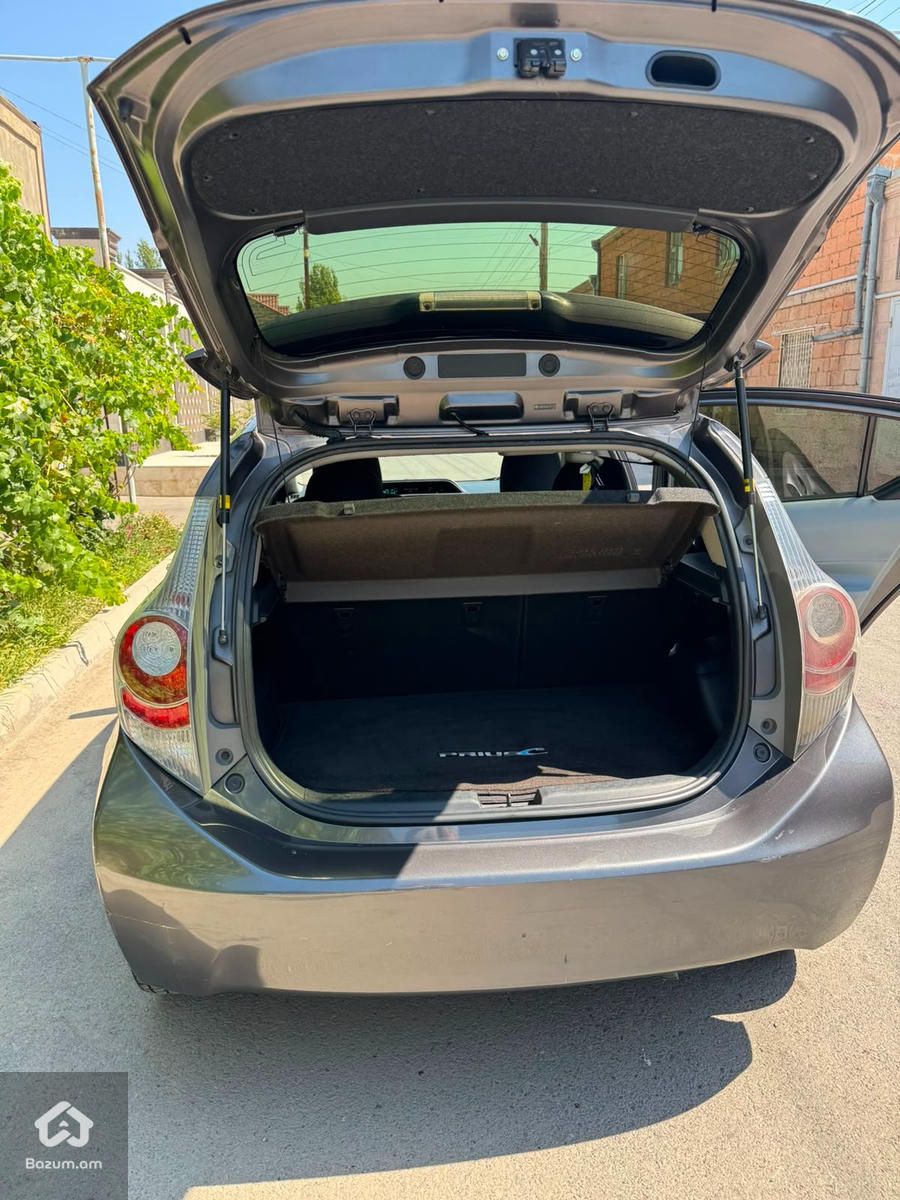 Toyota Prius 2013 - image 18