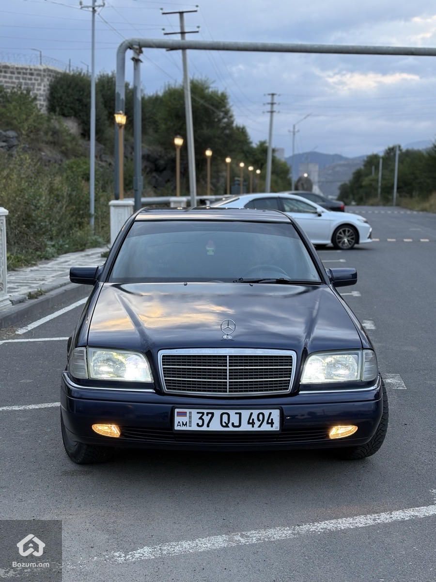 Mercedes-Benz 180 1994 - image 1