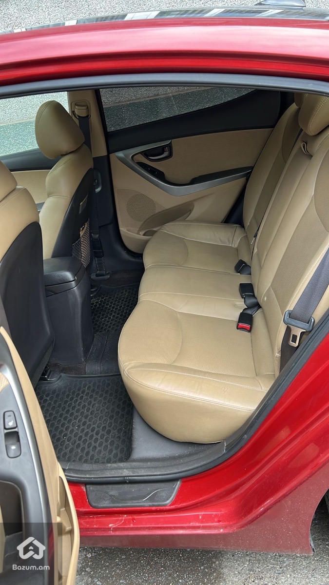 Hyundai Elantra 2011 - image 5