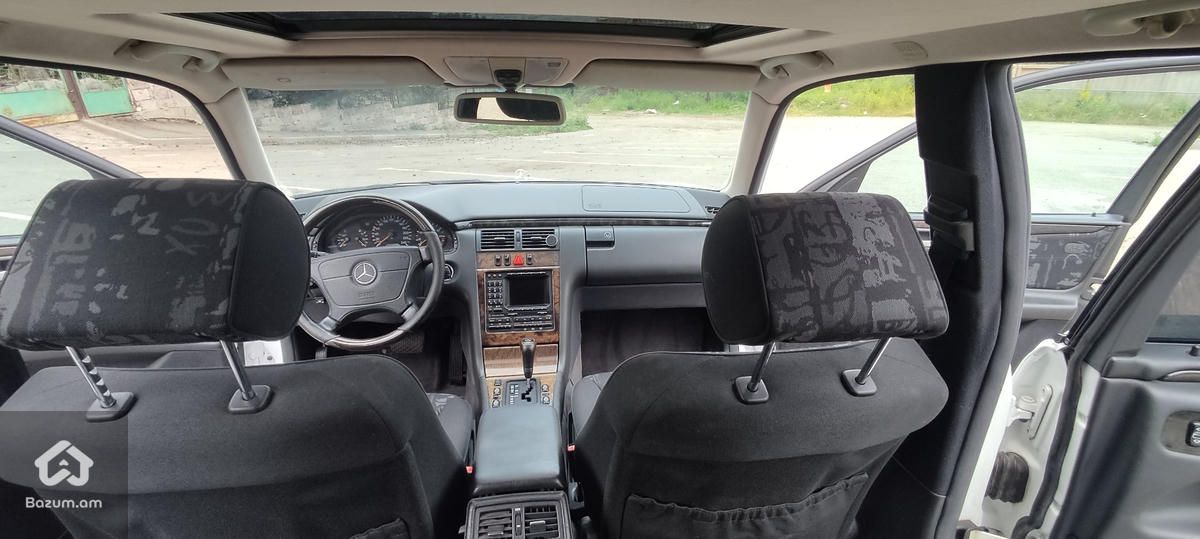 Mercedes-Benz E-Class W210 - image 39